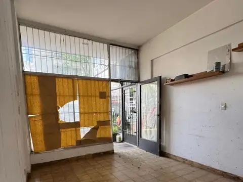 Venta| Local de 15,5x3 en galería sobre Av. Balbín| Saavedra