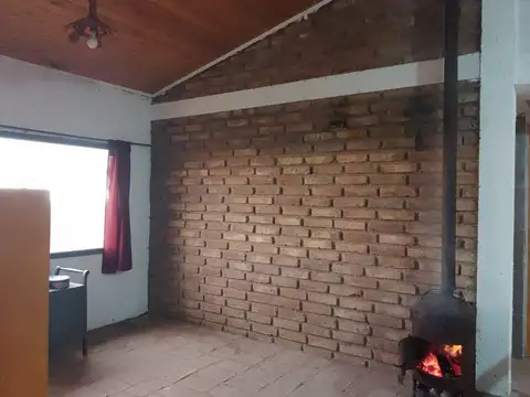 Casa 2 ambientes con 1 baño