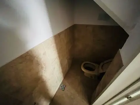 Juan Madera 1300, Piso LOCAL