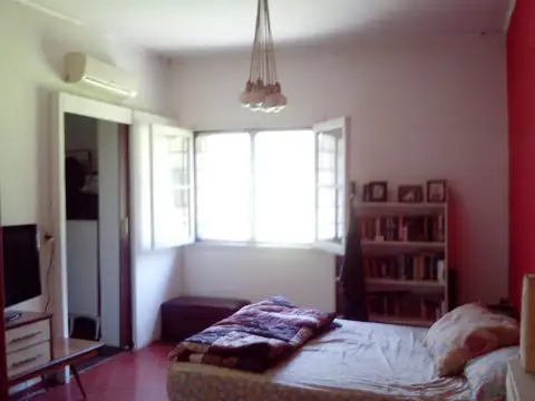 Casa en Venta con 3 cocheras