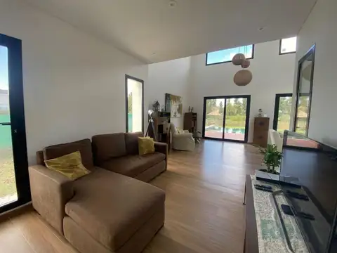 Casa 4 dorm. en Venta en Barrio San Benito al río