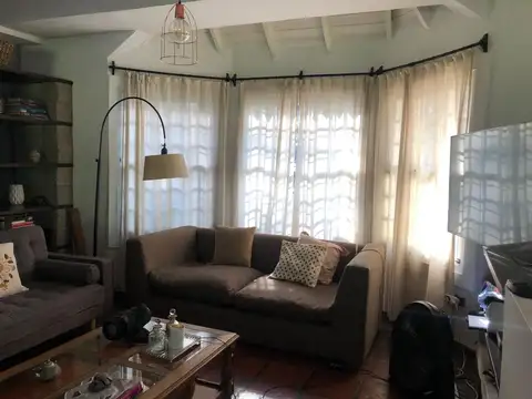 VENTA EXCELENTE CASA 4 Amb.  PARQUE LELOIR