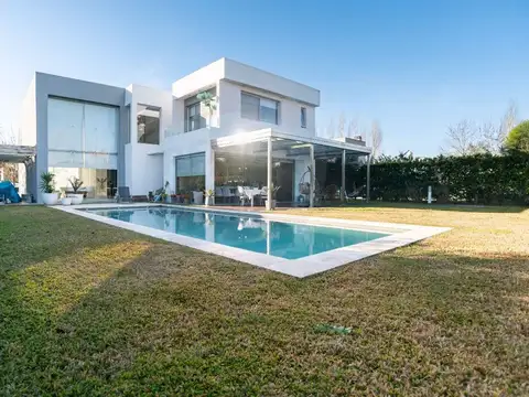 Casa en Alquiler de 4 dormitorios