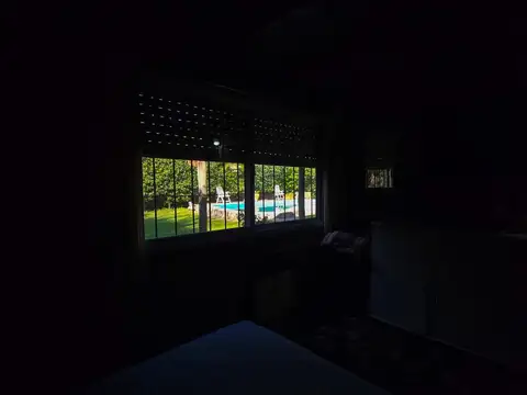 Ensinck 9234 - Casa sobre Hermoso Terreno Parquizado en San Eduardo