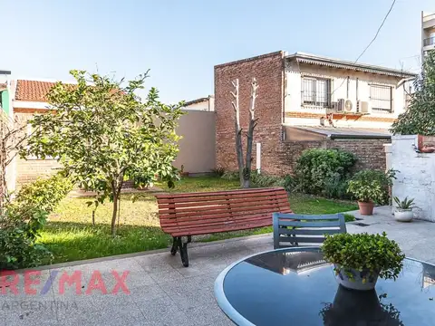 VENTA CASA 4 AMBIENTES CIUDADELA JARDIN COCHERA