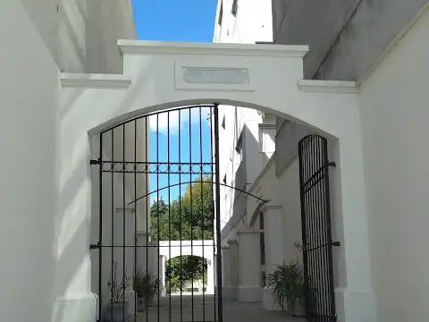 COLECTORA OESTE RAMAL PILAR 1400, Piso 2