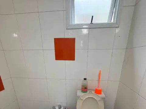 Departamento de 1 ambiente al frente con patio sin expensas
