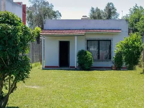 VENTA CASA EN GRAND BOURG  SOBRE LOTE DE 400 M2