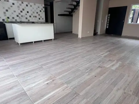 Casa 7 ambientes con 3 baños