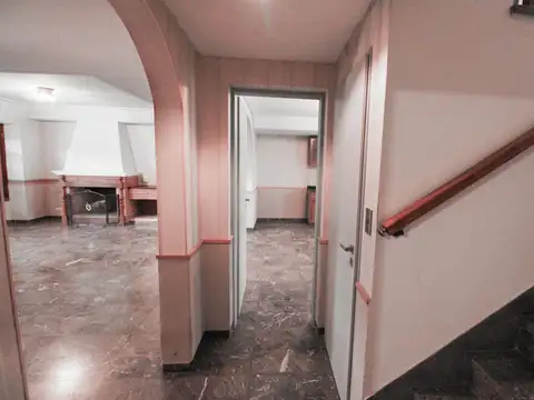 Casa en Alquiler con 1 cochera