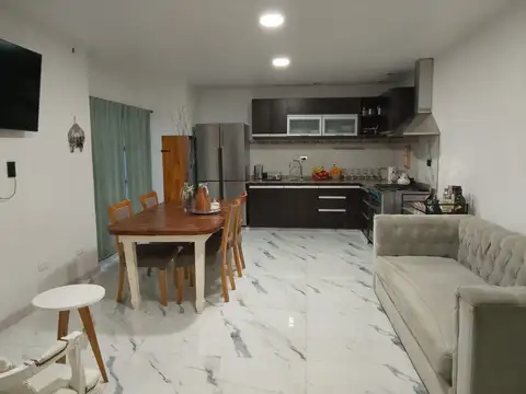 Depto Tipo Casa en Venta en Monte Grande, USD 129.000