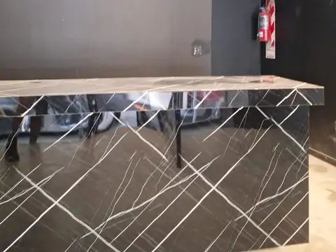 Local en Alquiler Via Púb.