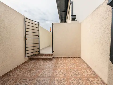 Depto Tipo Casa en Venta en El Palomar, USD 63.000