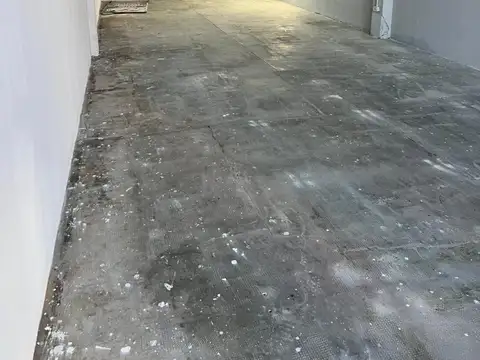 Local en Alquiler Via Pública