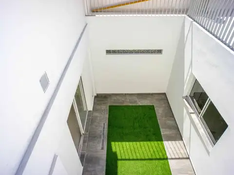 Casa de pasillo no PH en venta 2 dormi + comodin