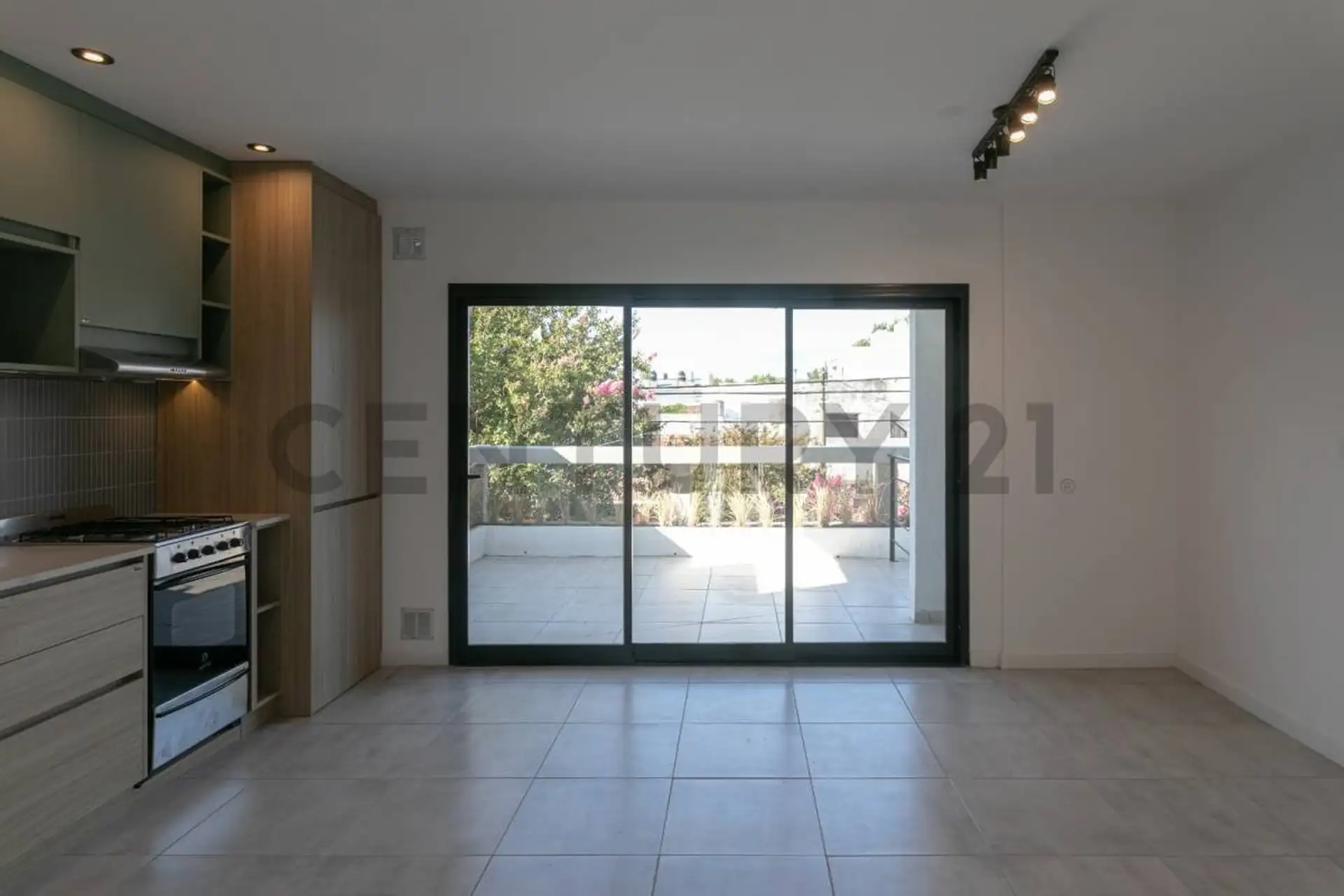 Depto 2 amb, 43m² cubiertos con terraza y parrilla — San Jose