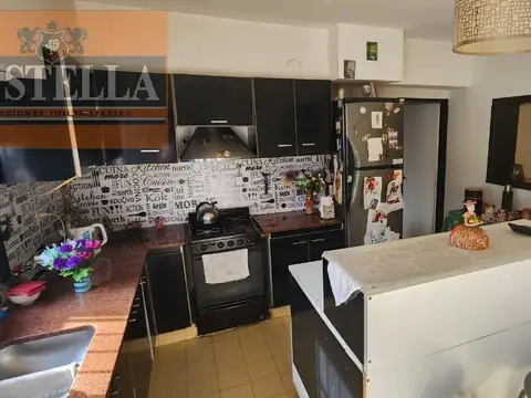 Casa 4 Ambientes c/ Local y Garaje - San Justo