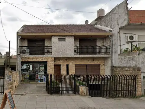Casa 4 Ambientes c/ Local y Garaje - San Justo