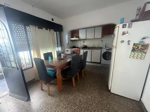 Depto Tipo Casa en Venta en Lanus Oeste, USD 85.000