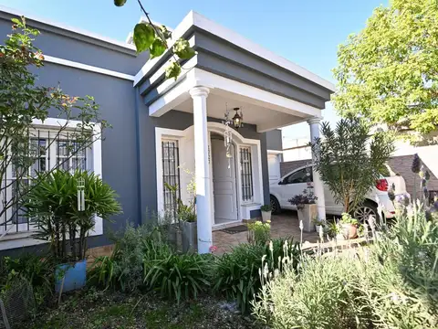 Casa 4 ambientes con 3 baños
