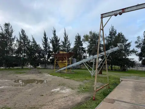DEPÓSITO EN VENTA SOBRE RUTA 3 Y 205 excelente ubicación  