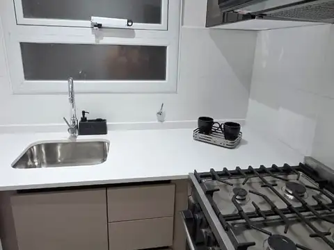 En venta 2 Amb al Frente con balcón BOLIVAR 2162