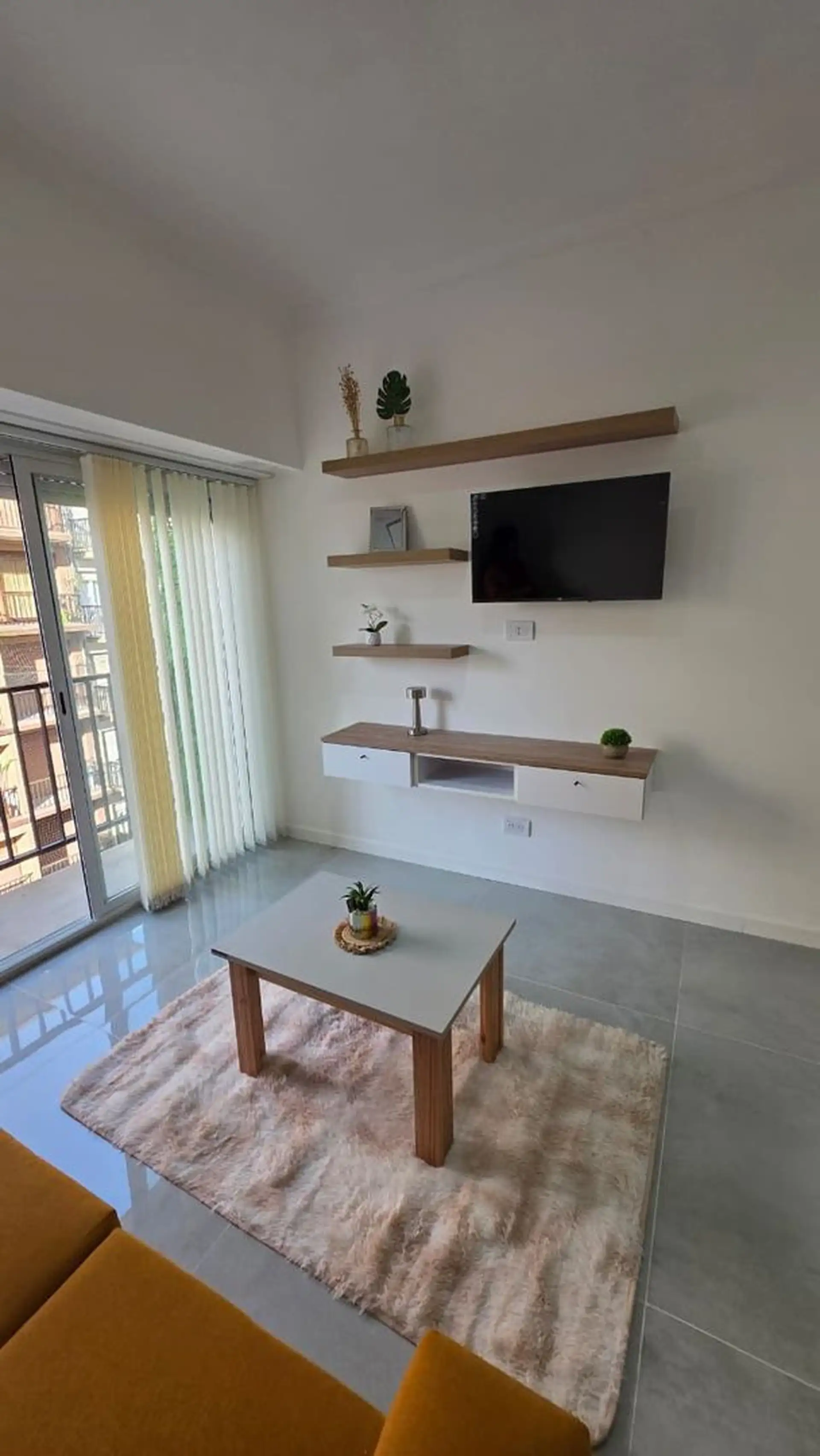 Depto 2 amb reciclado, 40m² con balcón — Plaza Colón
