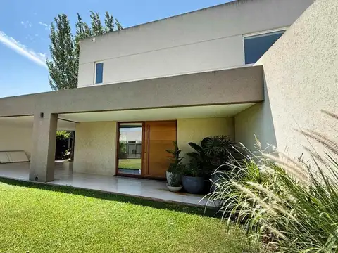 Venta Casa Amueblada Barrio Estudiantes Mercedes