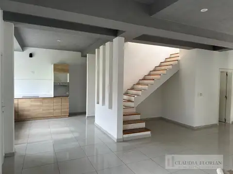 Casa en Alquiler de 4 dormitorios