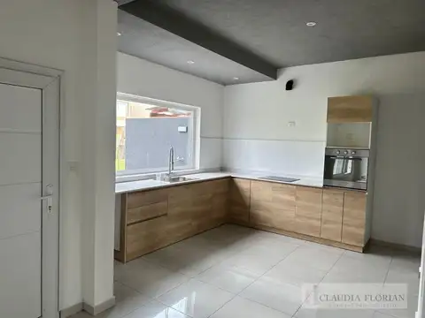 Casa en Alquiler en Bella Vista, USD 1.800