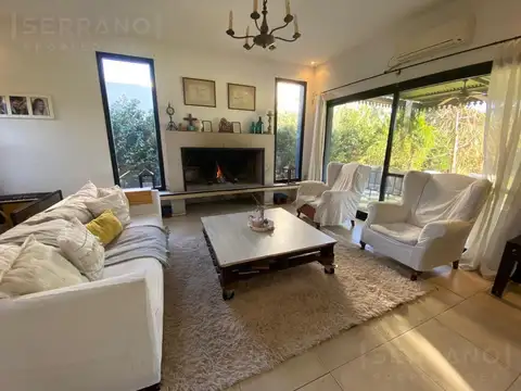 Casa en Alquiler Temporal con 4 cocheras