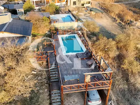 COMPLEJO TURÍSTICO DE 3 UNIDADES A MTS DEL RÍO LOS CHORRILLOS, ESTANCIA VIEJA