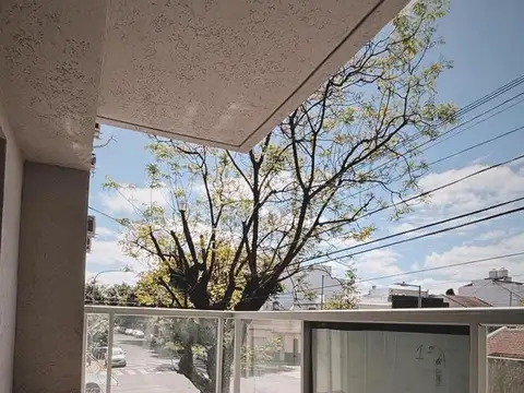 Semipiso a estrenar al frente