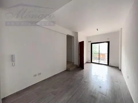 Iberá 4800, Piso 1°
