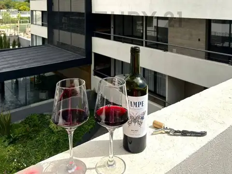 DUPLEX EN VENTA EN GUAYMALLEN