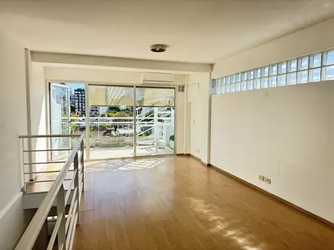 Triplex 148 mts con terraza y cochera cubierta
