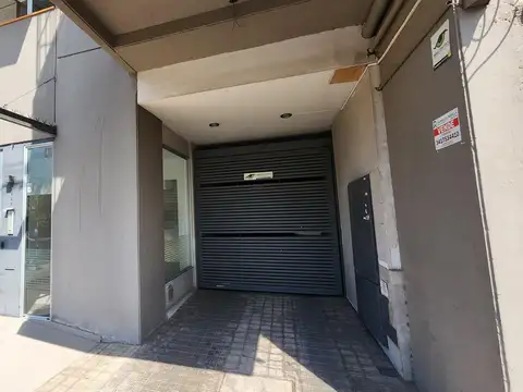 Cochera en Zeballos y Vera Mujica