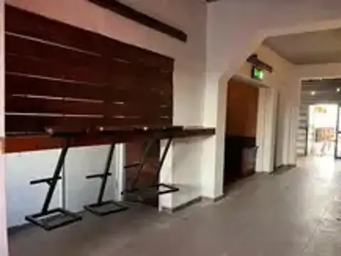 LOCAL EN VENTA A METROS DE HIPOLITO YRIGOYEN 