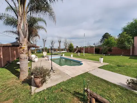 Casa en Venta con 2 cocheras