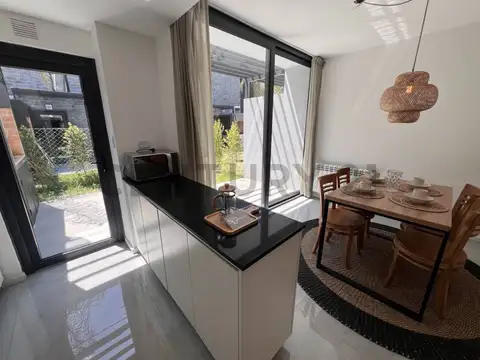 CASA TRIPLEX  A ESTRENAR EN TIGRE – CAMINO DE LOS REMEROS | SUNNY