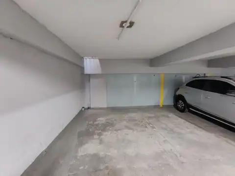 venta de Cochera fija cubierta en planta baja Flores mts del subte A