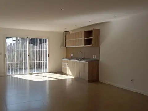 Depto Tipo Casa en Venta de 3 ambientes