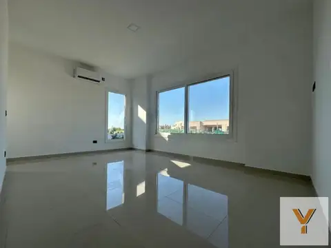 Casa 7 ambientes con 4 baños