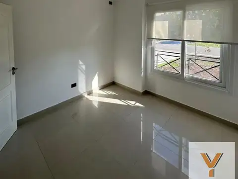Casa en Alquiler de 4 dormitorios
