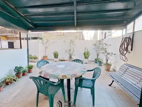 Venta departamento 3 ambientes con terraza propia en caballito