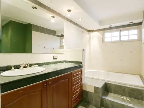 Depto Tipo Casa en Venta de 4 dormitorios