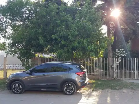 Casa 1 ambiente en amplio lote