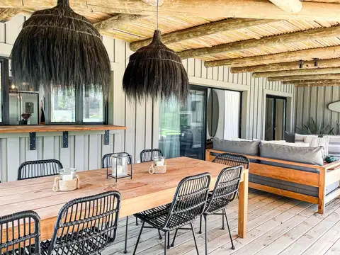 Casa 5 ambientes con 3 baños