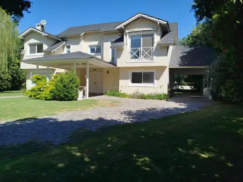 Casa en Alquiler de 3 dormitorios