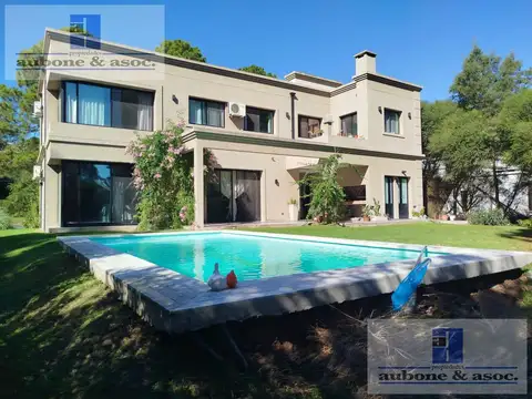 C.C. Los Cardales Sobre Lote grande de 905 m², 4/5 Dorm. Moderna, Luminosa